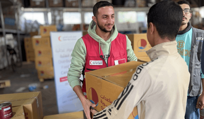 QRCS Distributes Food Aid